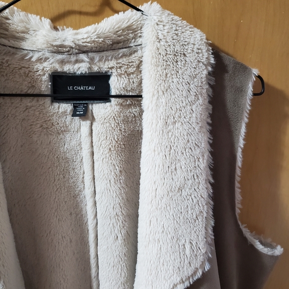 Le Chateau - Faux Fur Long Vest - Picture 3 of 3